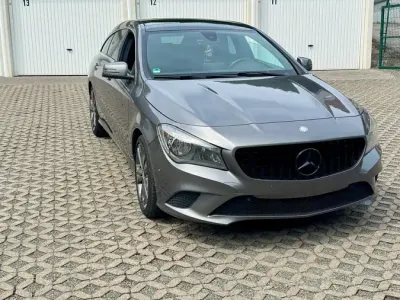 Gebraucht Mercedes CLA200 Shooting Brake Urban 136 PS (100 kW) 2015 Grau Kombi