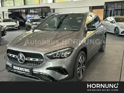 Gebraucht Mercedes GLA220 190 PS (139 kW) 2025 Mountaingrau  met. SUV