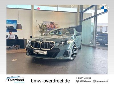 Grün Gebraucht 2024 BMW 520 M Sport Kombi | 48.950 € (Superpreis)