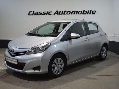 Gebraucht Toyota Yaris Life 99 PS (72 kW) 2012 Silber Kleinwagen