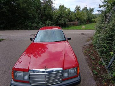 Gebraucht Mercedes E300 109 PS (80 kW) 1987 Rot Limousine