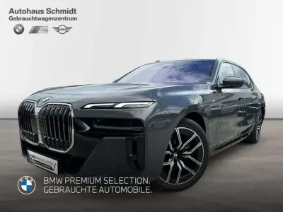 Gebraucht BMW 740 M Sport 286 PS (210 kW) 2025 Bmw individual dravitgrau Limousine