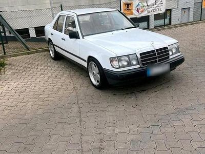 Gebraucht Mercedes E300 179 PS (131 kW) 1986 Weiß Limousine