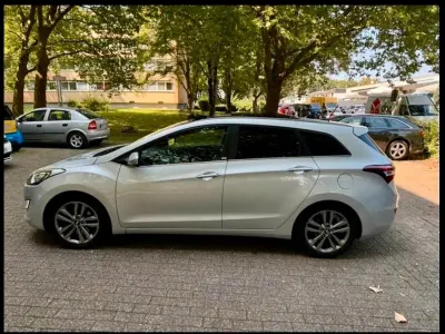 Gebraucht Hyundai i30 Passion Plus 110 PS (80 kW) 2016 Silber Kombi