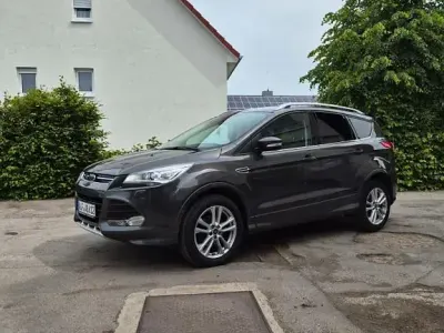 Gebraucht Ford Kuga Titanium 150 PS (110 kW) 2016 Grau SUV