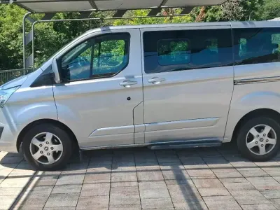 Gebraucht Ford Tourneo 150 PS (110 kW) 2016 Grau Van / Kleinbus