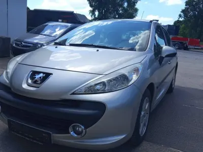 Gebraucht Peugeot 207 95 PS (69 kW) 2008 Grau Kleinwagen