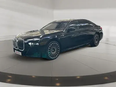 Usata BMW 740 Shadowline 286 CV (210 kW) 2025 Nero Berlina