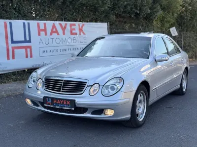 Gebraucht Mercedes E220 150 PS (110 kW) 2005 Silber Limousine