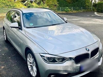 Gebraucht BMW 320 163 PS (119 kW) 2018 Grau Kombi