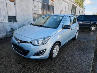 Gebraucht Hyundai i20 75 PS (55 kW) 2013 Blau Kleinwagen