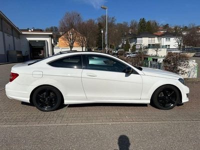 Gebraucht Mercedes C220 AMG 170 PS (125 kW) 2013 Weiß Coupé