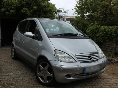 Używany Mercedes A190 Avantgarde 125 KM (91 kW) 2002 Srebrny Minivan