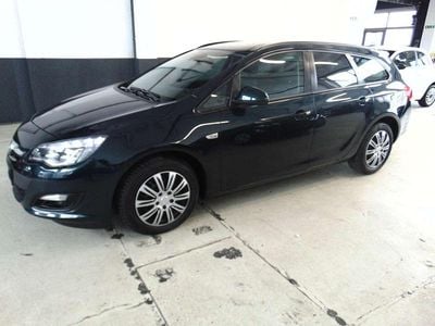 Gebraucht Opel Astra Style 140 PS (102 kW) 2015 Smaragd gruen (mi) Kombi