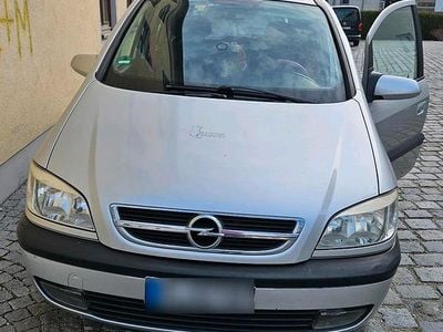 Gebraucht Opel Zafira 101 PS (74 kW) 2004 Silber Van / Kleinbus