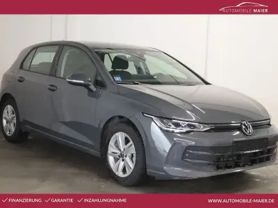 Gebraucht VW Golf VIII Life 116 PS (85 kW) 2025 Grau Limousine