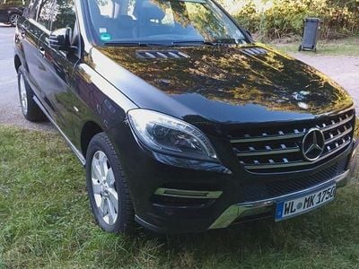 Gebraucht Mercedes ML350 Edition 1 258 PS (189 kW) 2012 Schwarz SUV