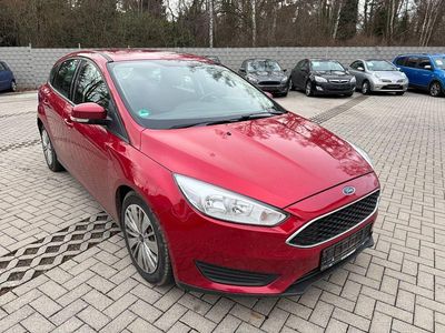 Gebraucht Ford Focus 125 PS (91 kW) 2015 Rot Limousine