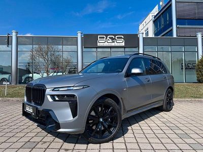 Gebraucht BMW X7 M Sport 352 PS (258 kW) 2025 Grau SUV
