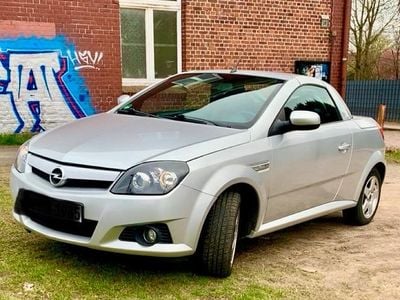 Gebraucht Opel Tigra 90 PS (66 kW) 2004 Silber Cabrio
