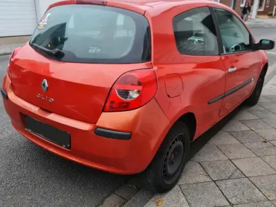 Gebraucht Renault Clio 75 PS (55 kW) 2007 Rot Kleinwagen