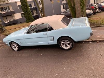 Blau Gebraucht 1966 Ford Mustang Cabrio | 35.900 €