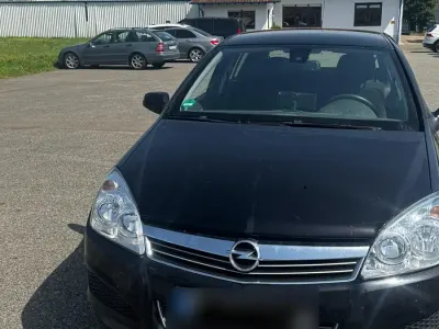 Gebraucht Opel Astra 90 PS (66 kW) 2009 Schwarz Kleinwagen