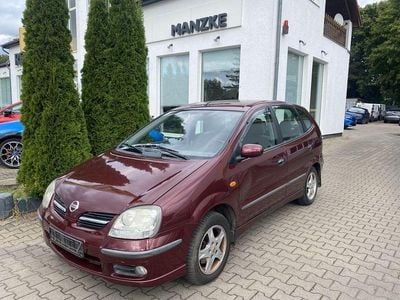 Nissan Almera Tino