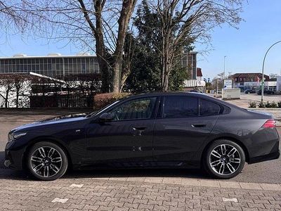 Gebraucht BMW 520 M Sport 197 PS (144 kW) 2024 Grau Limousine