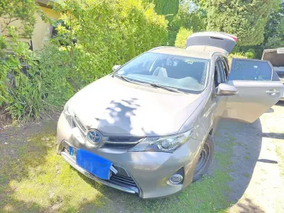 Gebraucht Toyota Auris Hybrid Life+ 99 PS (72 kW) 2014 Braun Kombi