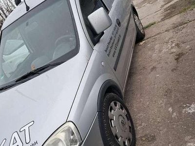 Usado Opel Combo 101 HP (74 kW) 2007 Cinzento Monovolume