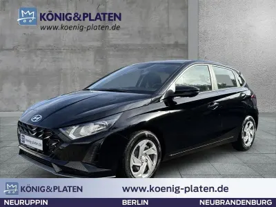 Gebraucht Hyundai i20 Select 101 PS (74 kW) 2025 Phantom black (schwarz) Kleinwagen