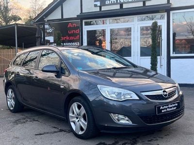 Begagnad Opel Astra Design Edition 120 HK (88 kW) 2011 Grå Kombi