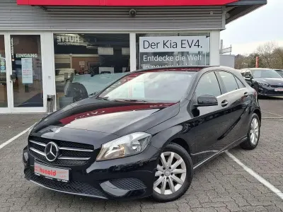 Gebraucht Mercedes A180 122 PS (89 kW) 2015 Schwarz Limousine