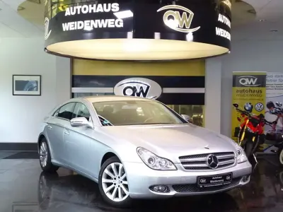 Gebraucht Mercedes CLS320 224 PS (164 kW) 2008 Iridiumsilber metallic Coupé