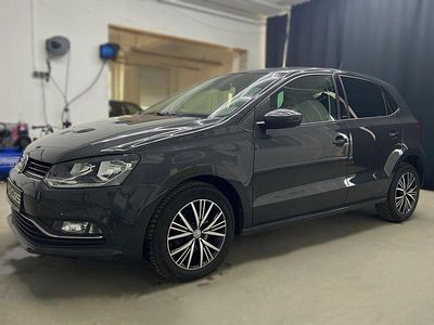 Usado VW Polo 90 HP (66 kW) 2016 Cinzento Sedan