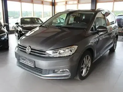 Gebraucht VW Touran Comfortline 150 PS (110 kW) 2018 Grau Van / Kleinbus
