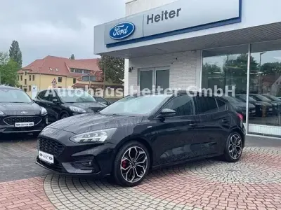 Usata Ford Focus ST-Line 155 CV (114 kW) 2021 Nero Berlina
