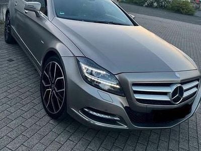 Gebraucht Mercedes CLS350 Edition 1 265 PS (194 kW) 2011 Gold Limousine
