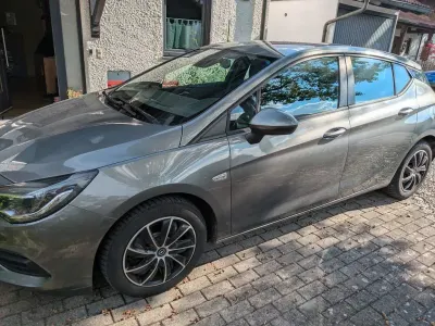 Gebraucht Opel Astra 110 PS (80 kW) 2019 Grau Limousine