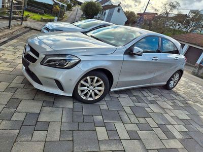 Usata Mercedes A200 136 CV (100 kW) 2018 Argento Berlina
