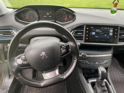 Gebraucht Peugeot 308 SW Allure 120 PS (88 kW) 2015 Grau Kombi