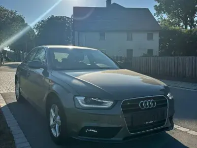 Gebraucht Audi A4 Ambiente 170 PS (125 kW) 2013 Grau Limousine