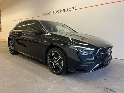 Gebraucht Mercedes A250 AMG line 163 PS (119 kW) 2025 Schwarz Limousine
