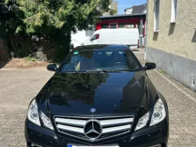 Gebraucht Mercedes E350 292 PS (214 kW) 2010 Schwarz Coupé
