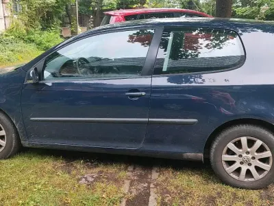 Gebraucht VW Golf V 75 PS (55 kW) 2004 Blau Kleinwagen