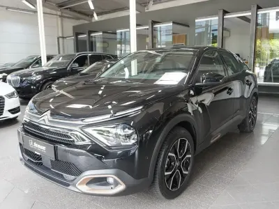 Gebraucht Citroën e-C4 100 kW (136 PS) 2022 Lackierung schwarz perla nera/ Limousine