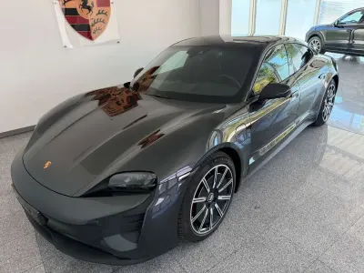 Usata Porsche Taycan 4S Performance Package 419 kW (571 CV) 2023 Grigio Berlina
