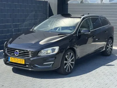 Gebraucht Volvo V60 Summum 215 PS (158 kW) 2014 Schwarz Kombi