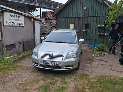 gebraucht Toyota Avensis 2.2 D